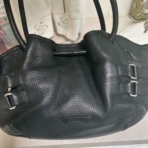 COLE HAAN BLACK PEBBLED LEATHER DRAWSTRING HANDBAG